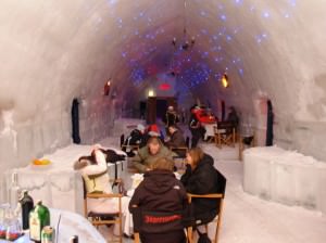 ice hotel 2011 va fi ianugurat înainte de crăciun. locaţia este deja rezervată de sărbători