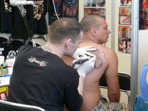 Tatuatorii lansează un anuar în Sibiu la Transilvania Tatto 2010