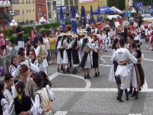 Festivalul folcloric naţional „PE TÂRNAVE-N SUS ŞI-N JOS". duminică la Mediaş