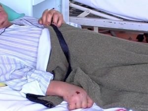 i-au degerat mâinile şi a ajuns în stare critică la spital