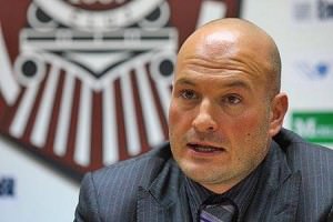 Paszkany îl scuză Beto: "Terenul Voinţei Sibiu seamănă cu un maidan pentru raţe"