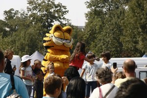 caravana garfield ajunge sâmbătă la shopping city sibiu