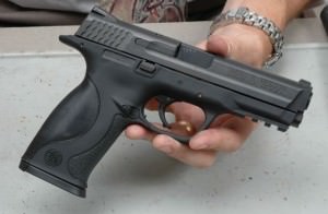 vâlcean oprit în trafic la sibiu după ce a ameninţat un şofer cu pistolul la sebeş