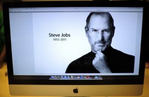 Steve Jobs va avea o statuie din bronz la Budapesta