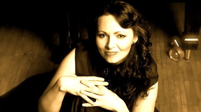 pianista alina sbârciu concertează alături de orchestra filarmonicii din sibiu