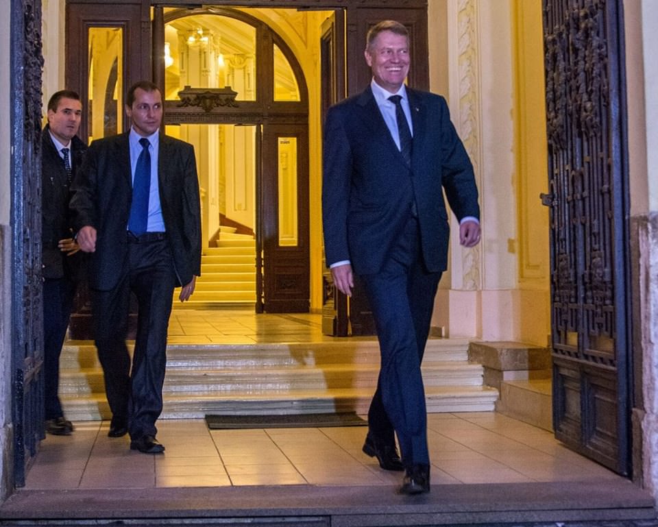 klaus iohannis revine în primăria sibiu ca președinte al româniei foto: andrei kolobov