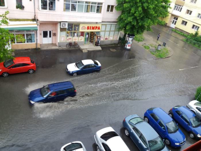 strada hategului inundatii strand 2