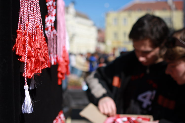 vrei să vinzi mărţişoare în centrul sibiului? iată ce trebuie să faci