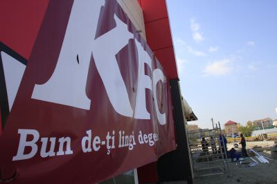 kfc, burger king și câteva companii de bere, investigate pentru contracte exclusive