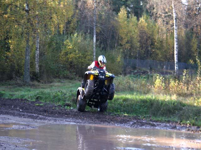 minor prins la plimbare în trafic cu un atv neîmatriculat