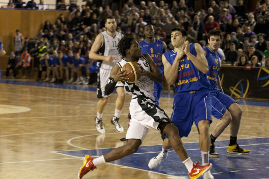 u mobitelco cluj a învins pe csu sibiu cu 98-75 în primul meci din play-off. meciul 2 va fi live-video joi de la 18.00