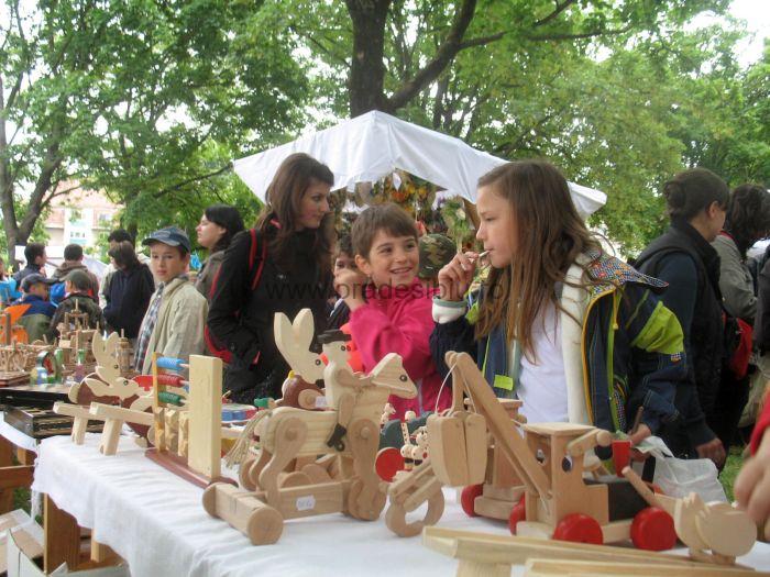 expoziţie de jocuri şi jucării la sala transilvania