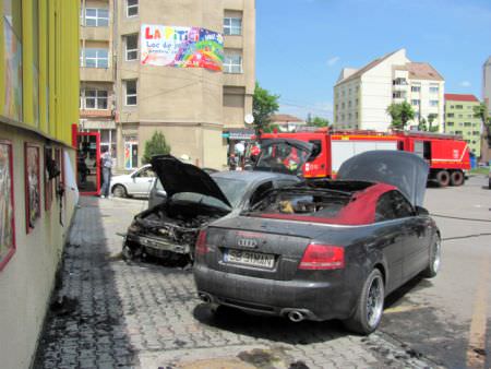 video – foto: un audi s4 decapotabil a luat foc de la un opel în flăcări la billa pe victoriei