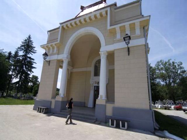 Şase alei din Cimitirul Municipal Sibiu au fost modernizate cu 300.000 de lei