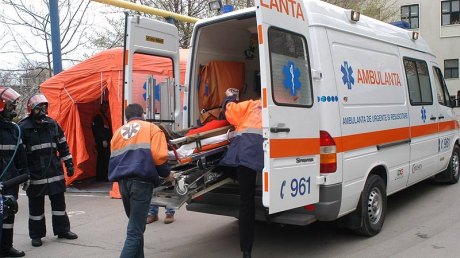 opt accidente la sibiu în câteva ore. cinci persoane au fost rănite