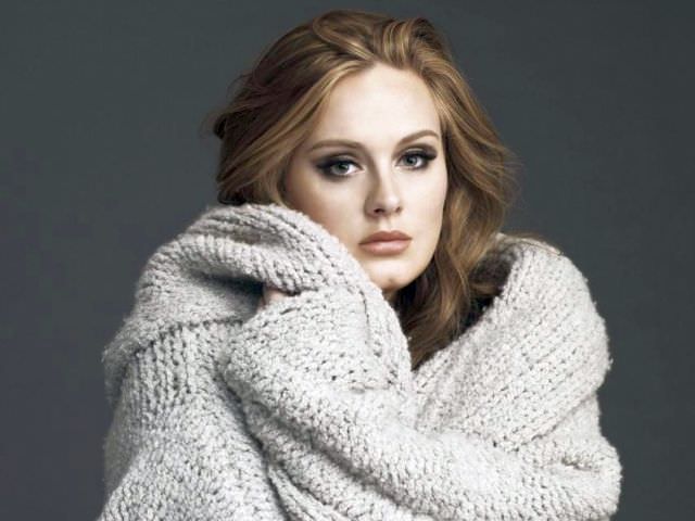 video vip - adele ar putea cânta pe coloana sonoră a celui mai nou film din seria "james bond"