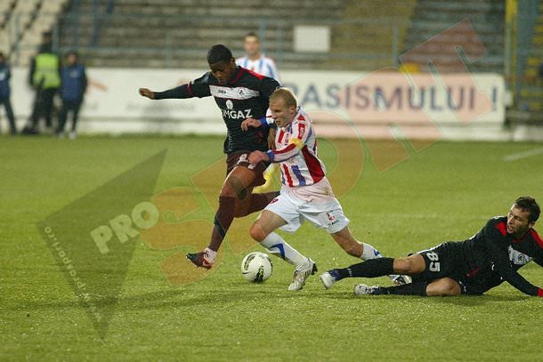 gazul învins cu 1-0 la galaţi de campioana oţelul. mediaşul a jucat însă bine mai ales pe final