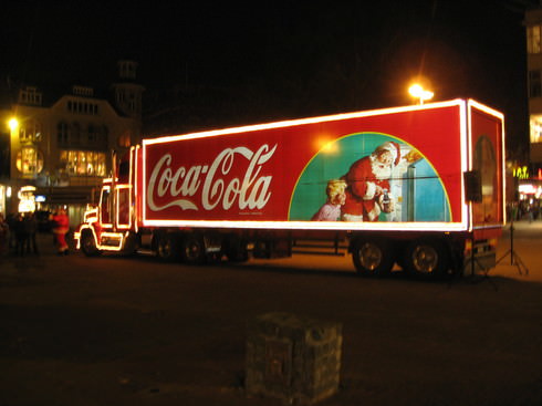 coca-cola te invita sa intampini caravana lui mos craciun pe 16 decembrie la sibiu