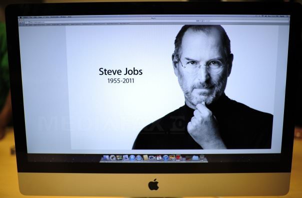 steve jobs va avea o statuie din bronz la budapesta