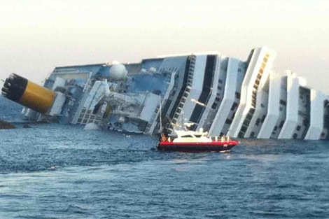 video: un vas de croazieră italian cu peste 4.000 de persoane la bord a naufragiat la sud de toscana