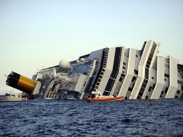 supravieţuitor de pe costa concordia: s-a auzit o trosnitură, apoi nava a început să se încline foarte tare