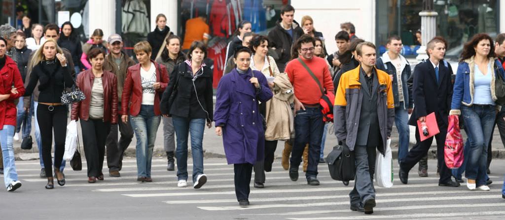 zece treceri de pietoni echipate cu sisteme de avertizare luminoasă intermitentă în sibiu