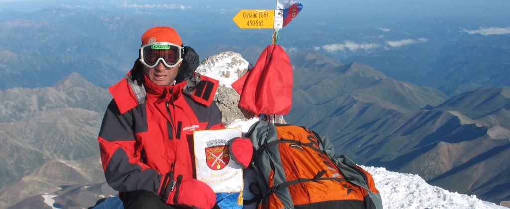 tulpan povesteşte aventurile sale ca alpinist în teaspot cafe