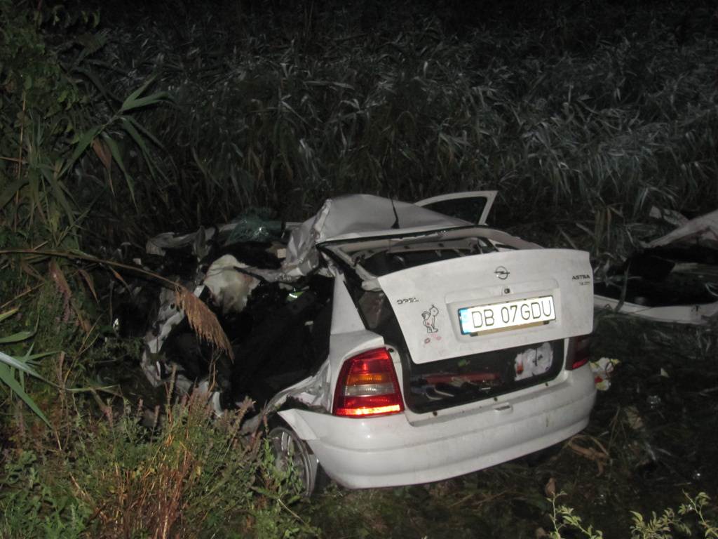 Accident rutier grav pe DN 1, in zona localitatii Apoldu de Sus. O fata de 13 ani si tatal ei au murit