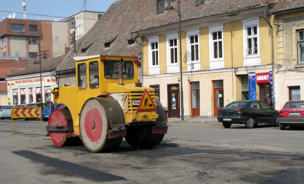 municipalitatea a stabilit cine face plombarea străzilor din sibiu