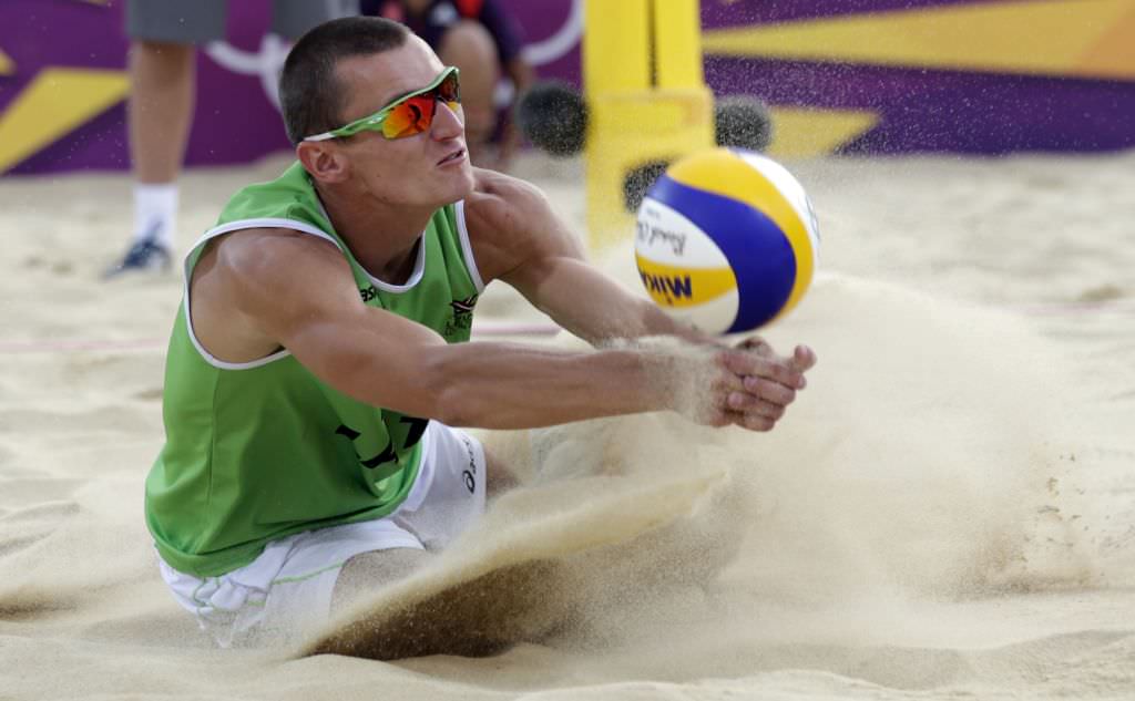 Primul turneu de beach volley din Sibiu are loc în Piața Mică