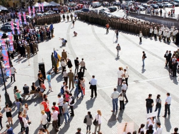 anul universitar începe, din nou, laolaltă. toate cele cinci facultăţi vor fi prezente în piaţa mică