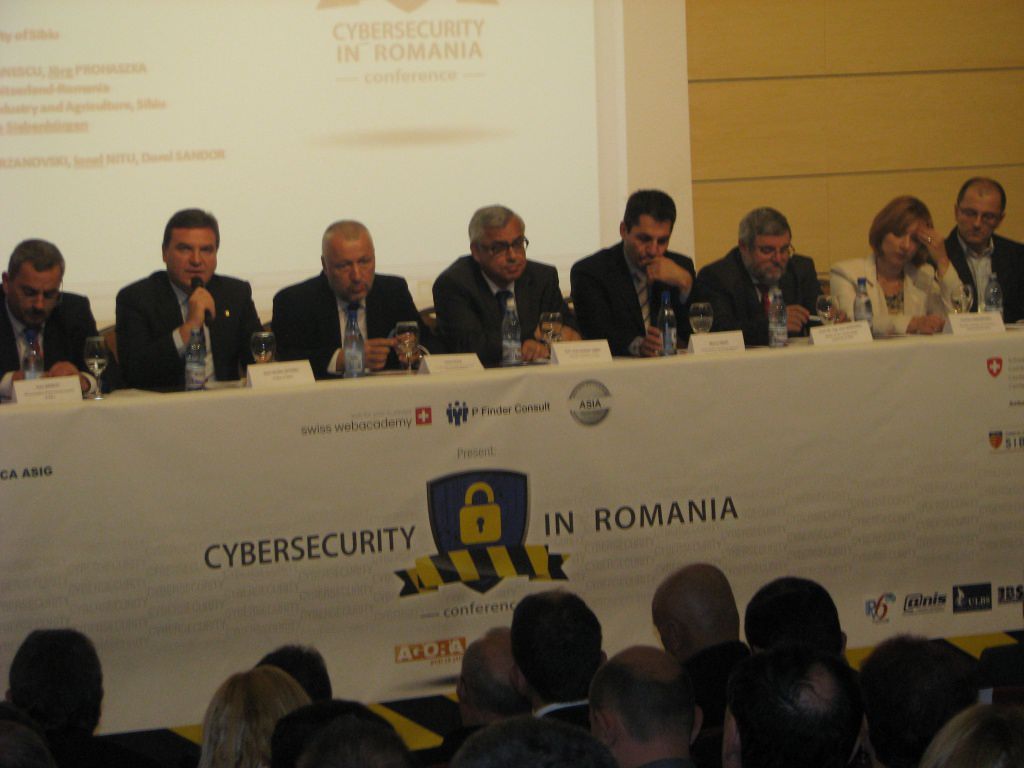 Conferinţa Cyber Security de la Sibiu: Prima ţintă a hackerilor,conturile bancare, urmate de furtul de identitate