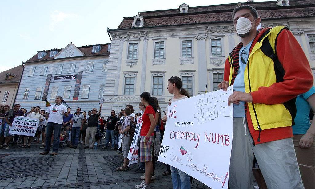 Proteste zilnice la Sibiu împotriva exploatării de aur de la Roşia Montană și a gazelor de șist în România