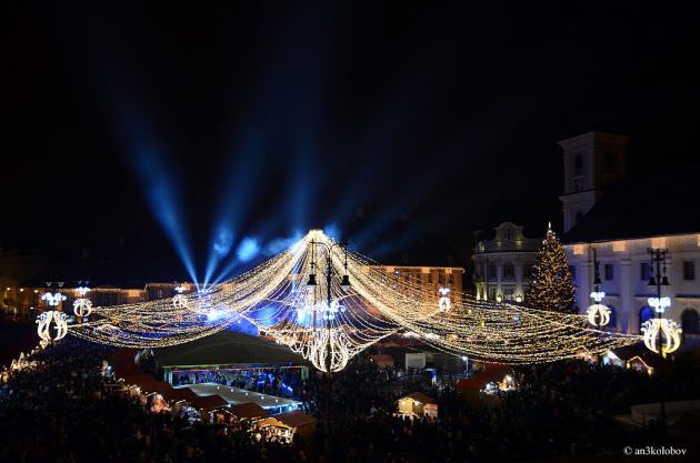 vin sărbătorile? nu încă, dar vin luminiţele. peste 4.200 de metri liniari