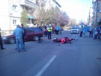 FOTO ULTIMA ORĂ: Motociclist accidentat grav pe strada Blajului | Update: Motociclistul a murit