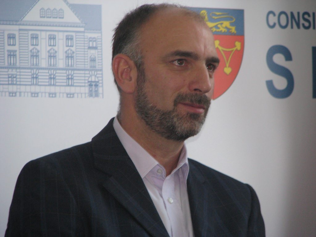 trasee nou marcate în munţii făgăraş. turiştii încă pot urca la munte, dar cu echipament corespunzător