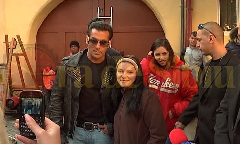 video salman khan impresionat de sibiu: „mă simt excelent aici. e un oraş foarte frumos!”. uite imaginile!