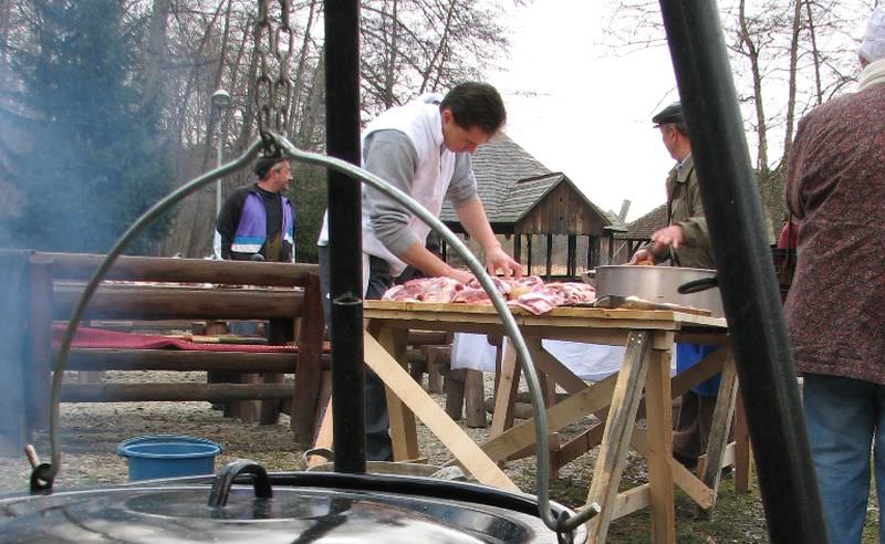 Tradiţia Ignatului perpetuată în Muzeul în Aer Liber din Dumbrava Sibiului. Uite când !