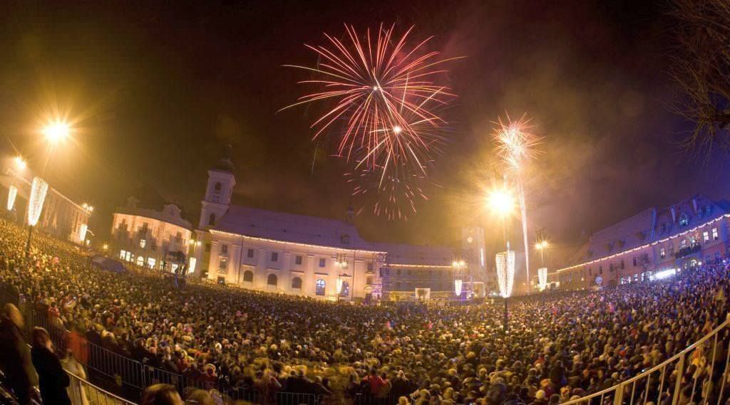 live video revelion 2014 în piața mare la sibiu. vezi în direct tot ce se întâmplă și la păltiniș!