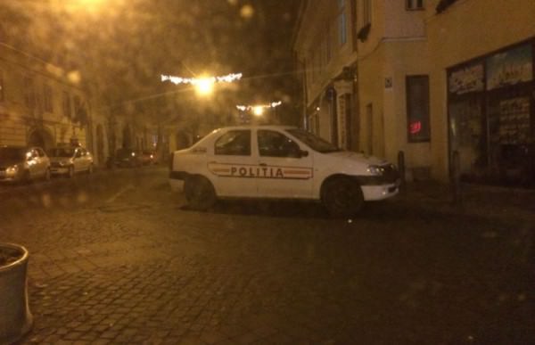 polițiştii îşi parchează mașinile ”unde vor mușchii lor”