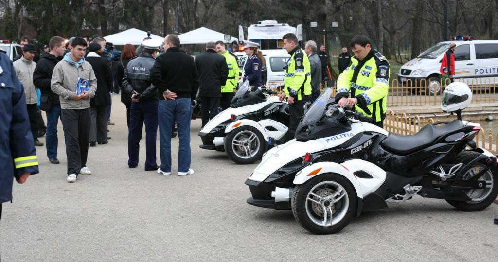 expoziție de autospeciale și demonstrații de luptă ale poliției sibiu la sala transilvania