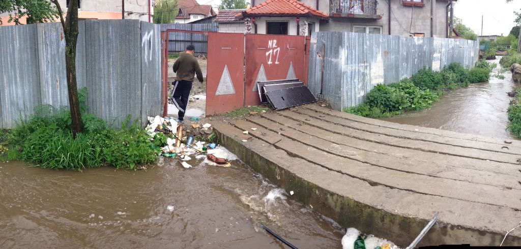 video foto ploile au inundat curțile și grădinile în sibiu, cisnădie, agninta, sadu și roșia