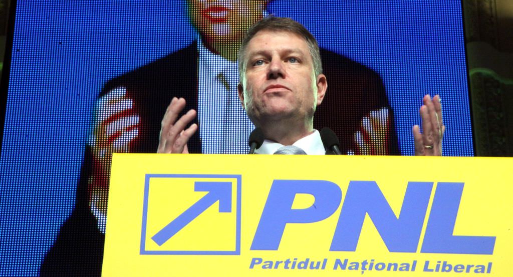 Iohannis ales președinte al PNL cu o majoritate zdrobitoare de voturi