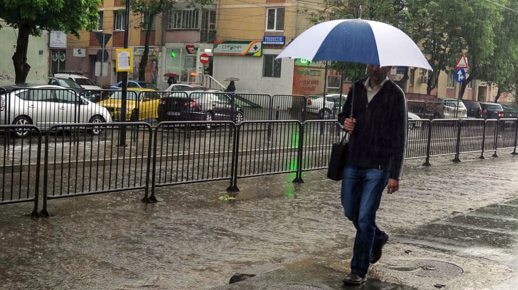 actualizare alertă meteo - coduri galben și portocaliu de vreme rea în 14 județe