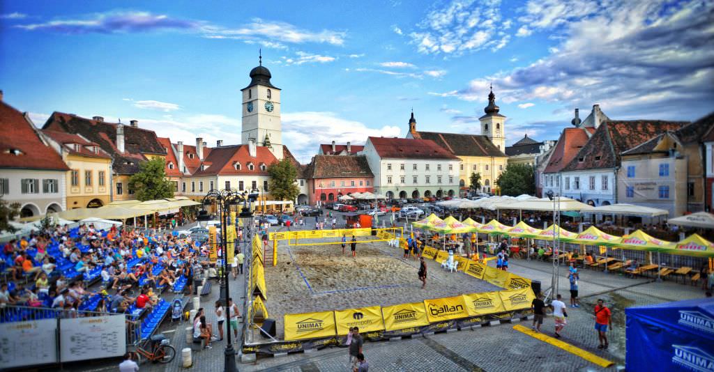 foto voleiul pe nisip, un nou sport care prinde rădăcini la sibiu