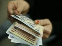 românii muncesc dublu pentru a-şi plăti ratele, raportat la ţările vecine