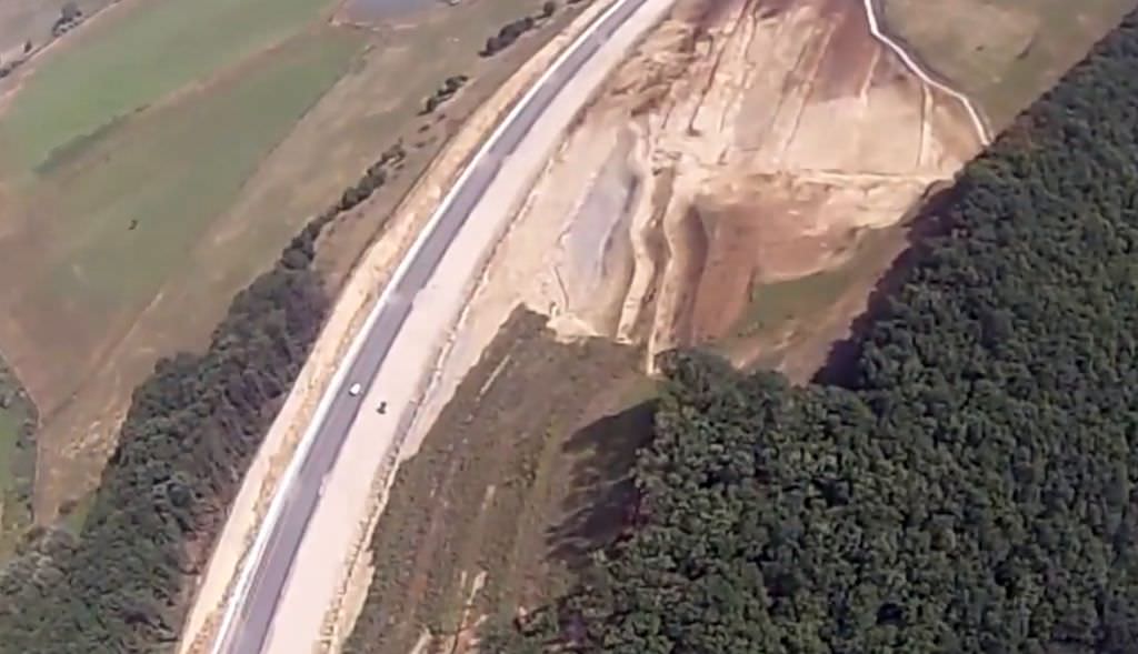 video cum decurg lucrările la lotul 3 de la autostrada sibiu – orăștie. (imagini din avion)