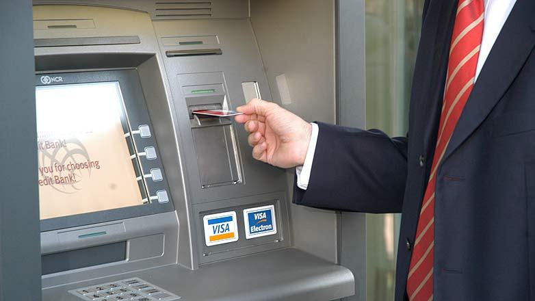 cum esti furat la bancomate! ce se intampla in momentul in care scoti 100 de lei de la atm?