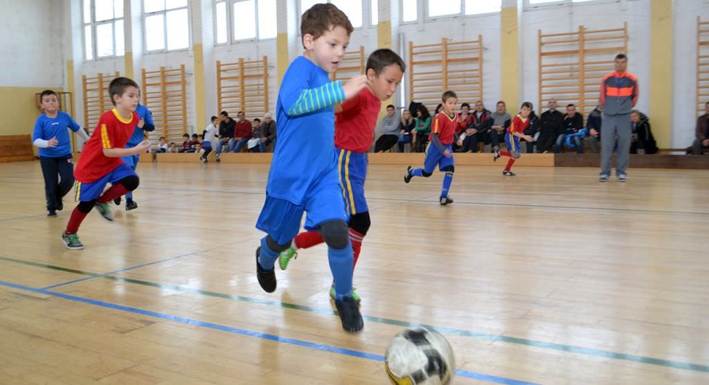 super competiție de fotbal pentru copiii de grădiniță, sâmbătă la sala transilvania