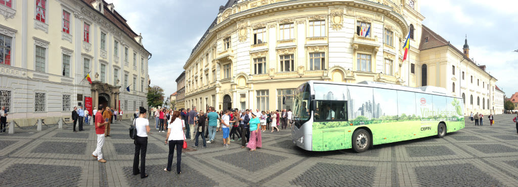 video foto sibienii merg de azi cu autobuzul electric pe traseele tursib. iată funcționează și cum arată!